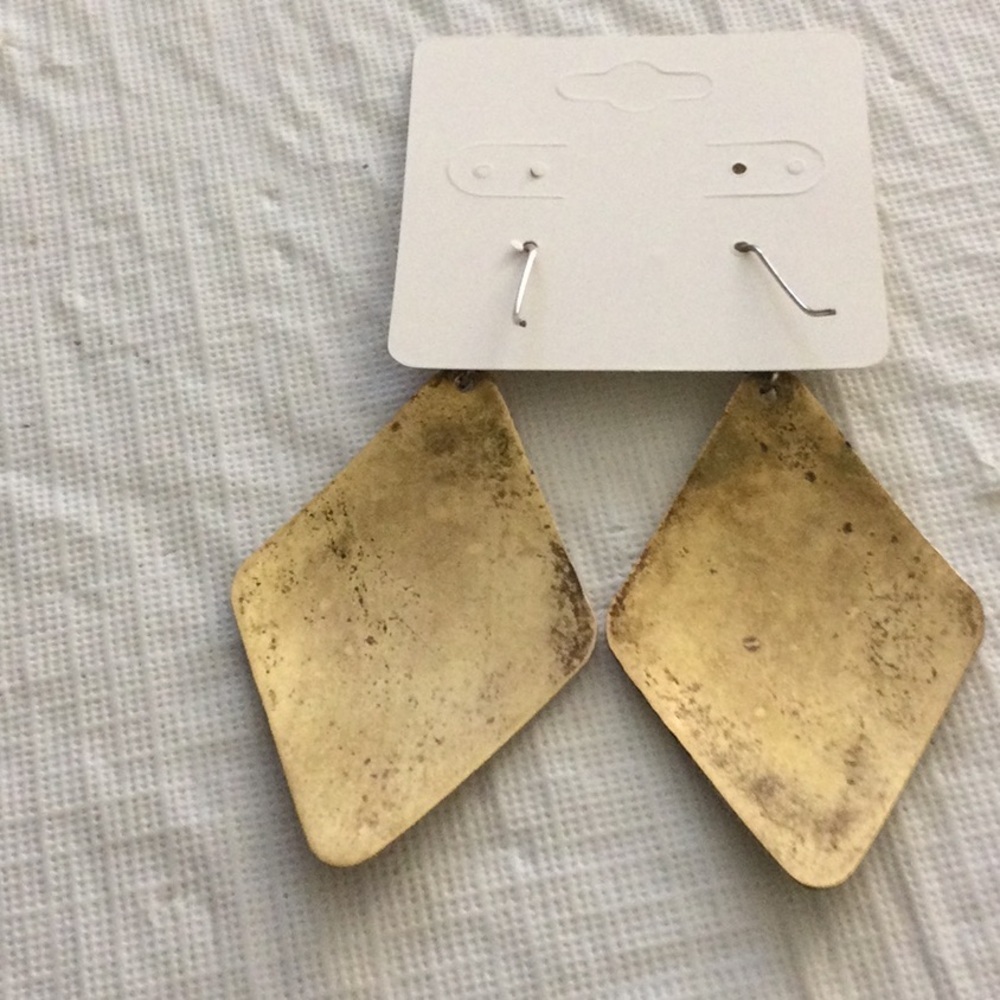 Vintage pair of etch brass earrings - Picture 5 of 5